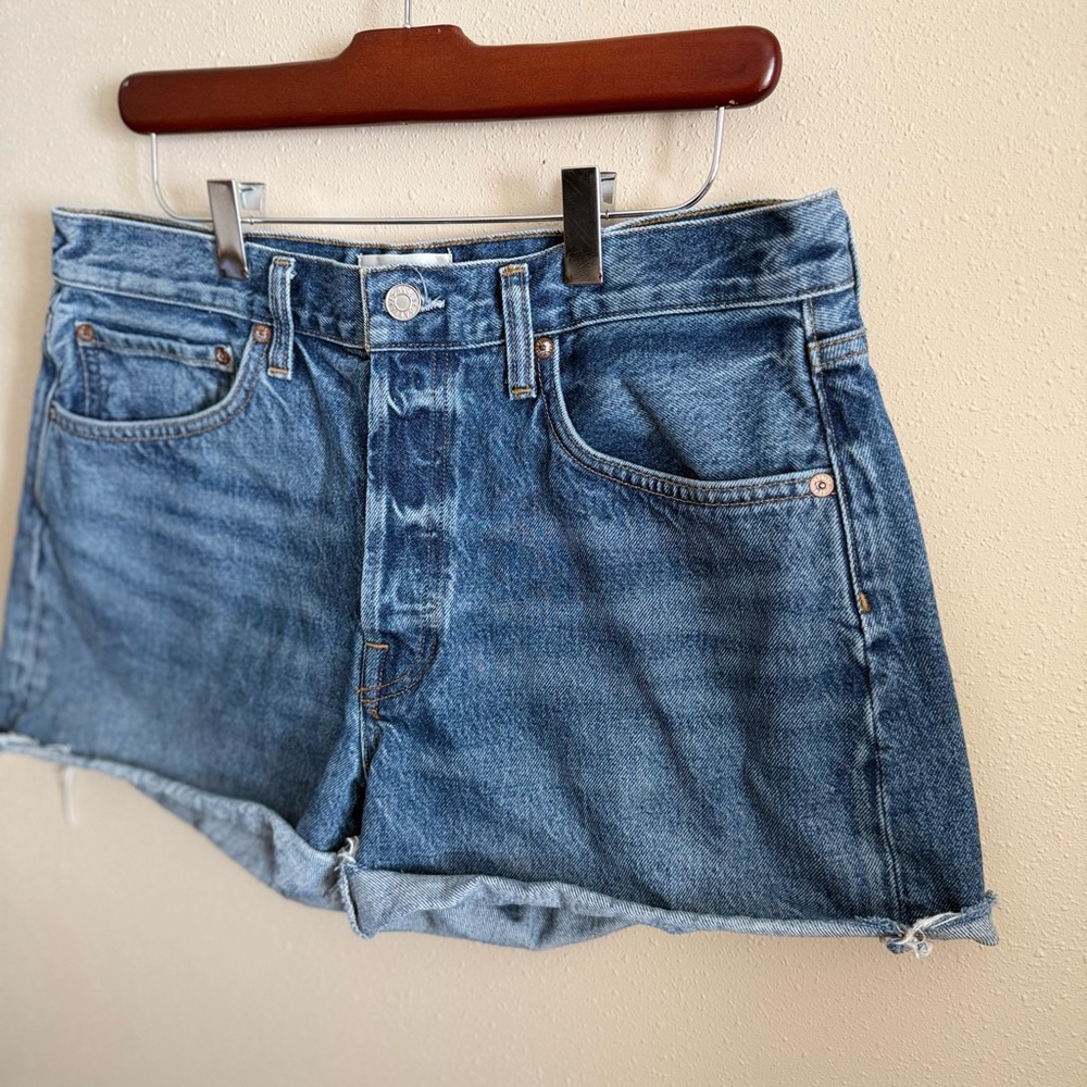 AGOLDE Denim Shorts Size 29 Raw Hem Medium Wash - Picture 2 of 5